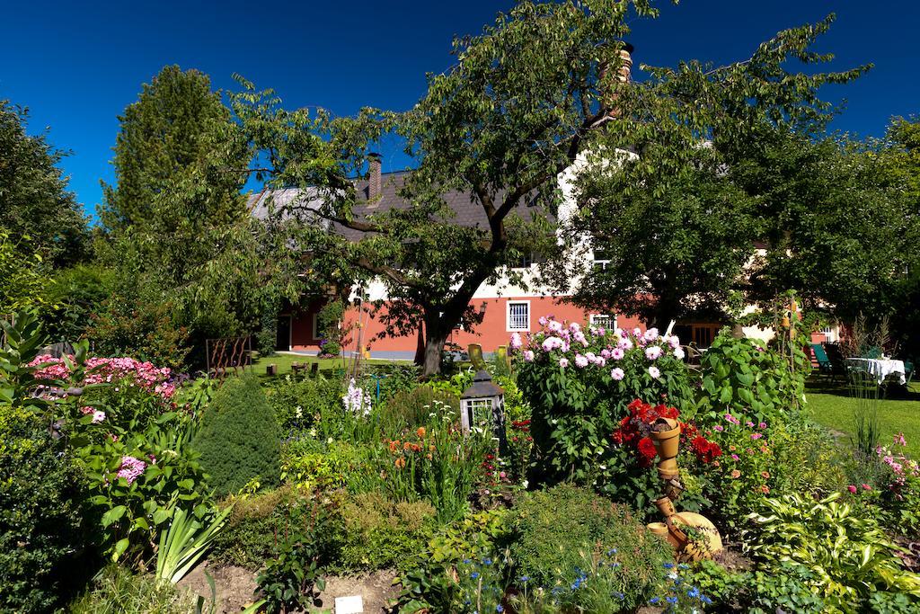 Gasthof Braeuer - Familie Eibensteiner Weißkirchen in Steiermark Exteriér fotografie