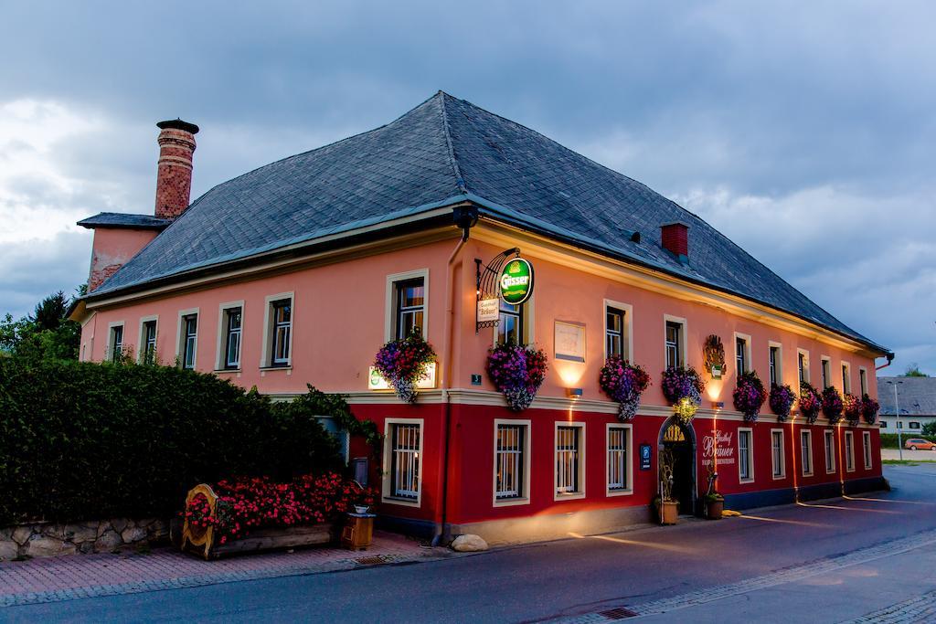 Gasthof Braeuer - Familie Eibensteiner Weißkirchen in Steiermark Exteriér fotografie