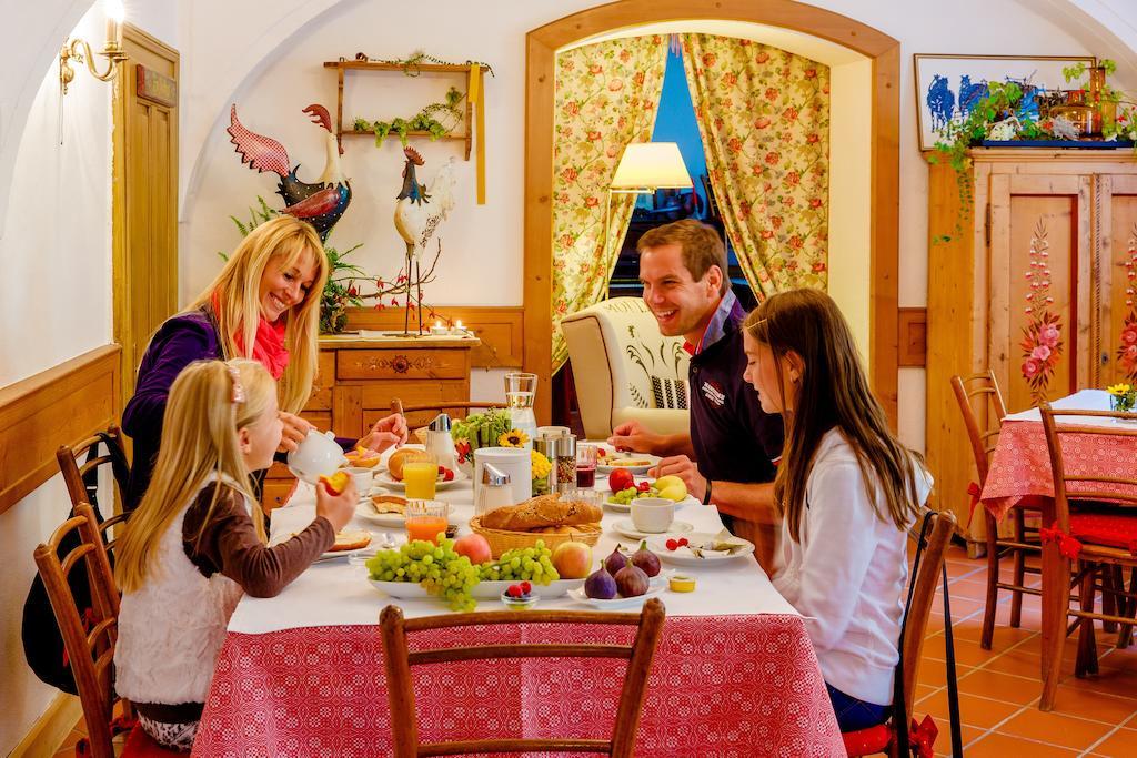Gasthof Braeuer - Familie Eibensteiner Weißkirchen in Steiermark Exteriér fotografie